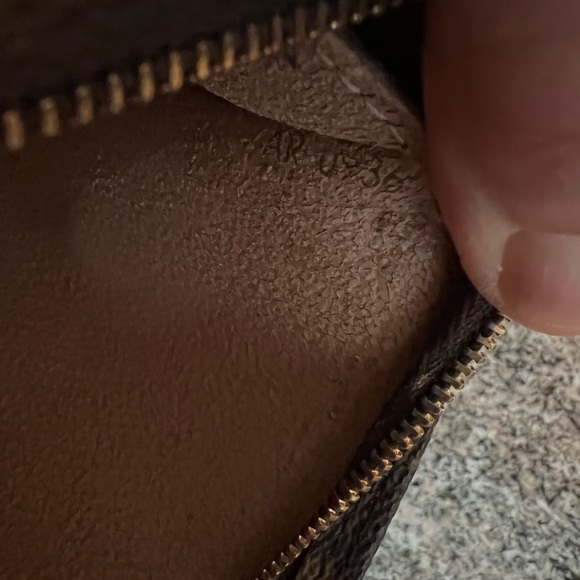 Louis Vuitton Monogram Cosmetic Pouch - Picture 6 of 15